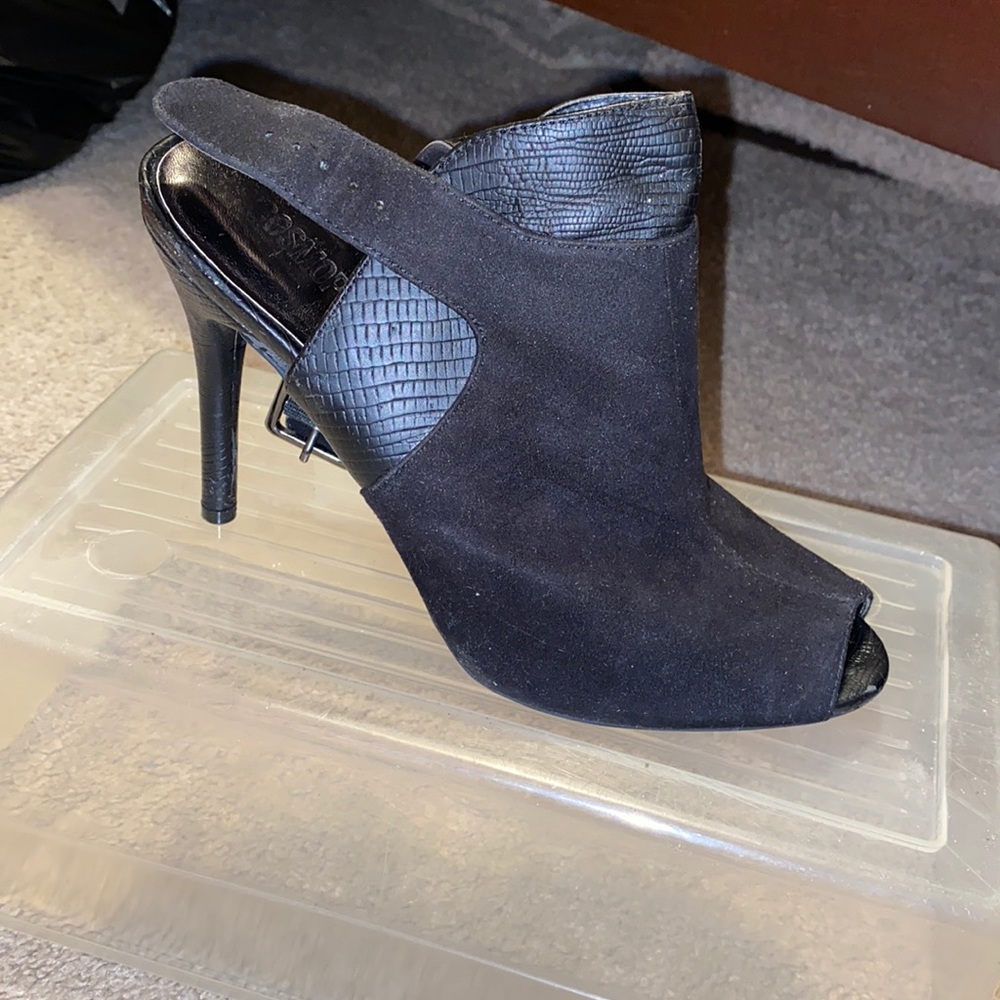 Very nice ankle bootie